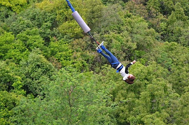 Bungee-jumping – šport pre extrémne lenivých ľudí